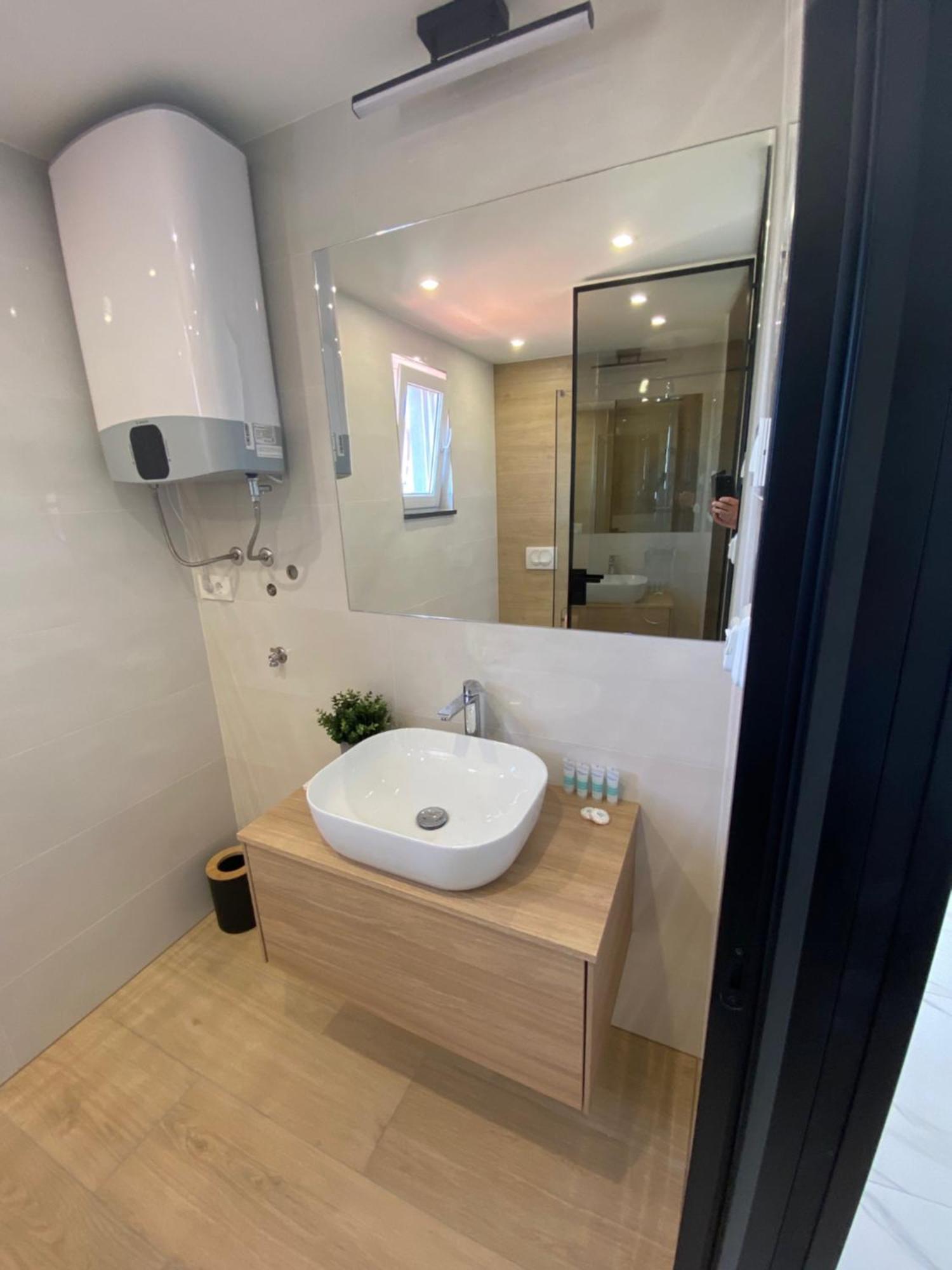 Guest House Ana Residence زادار المظهر الخارجي الصورة
